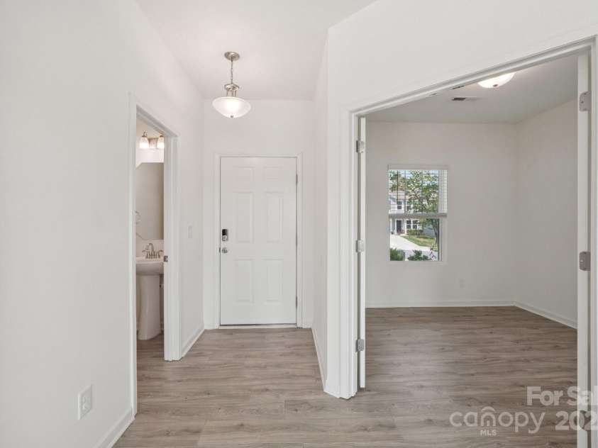 120 Mooring Drive, Statesville, NC 28677.  MLS# CAR4263806, YatesRealty ID 26116. 