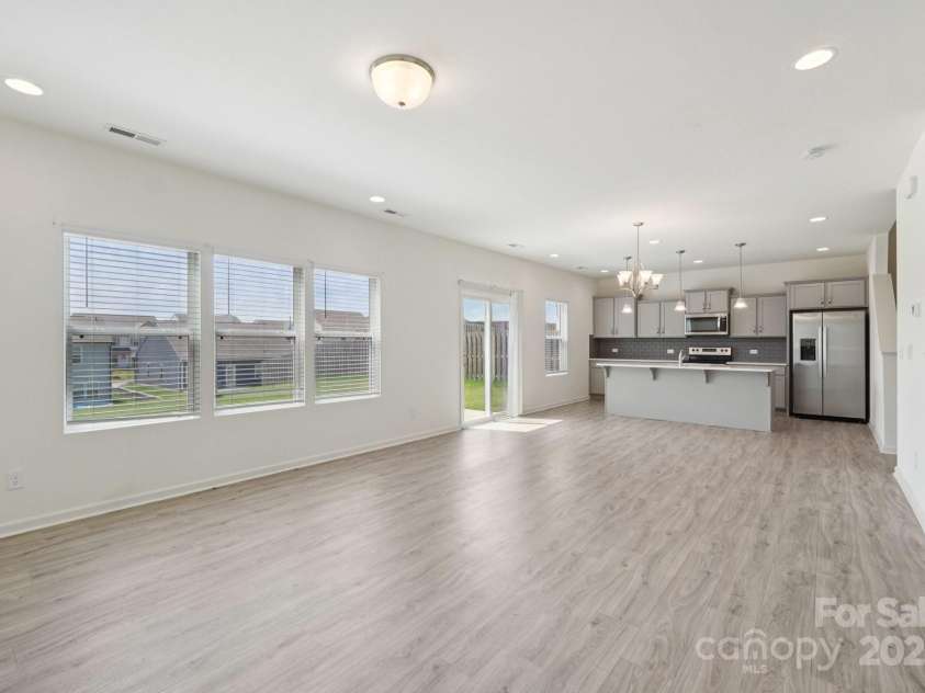 120 Mooring Drive, Statesville, NC 28677.  MLS# CAR4263806, YatesRealty ID 26116. 