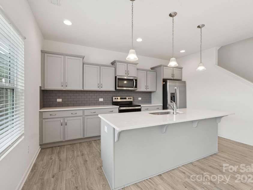 120 Mooring Drive, Statesville, NC 28677.  MLS# CAR4263806, YatesRealty ID 26116. 