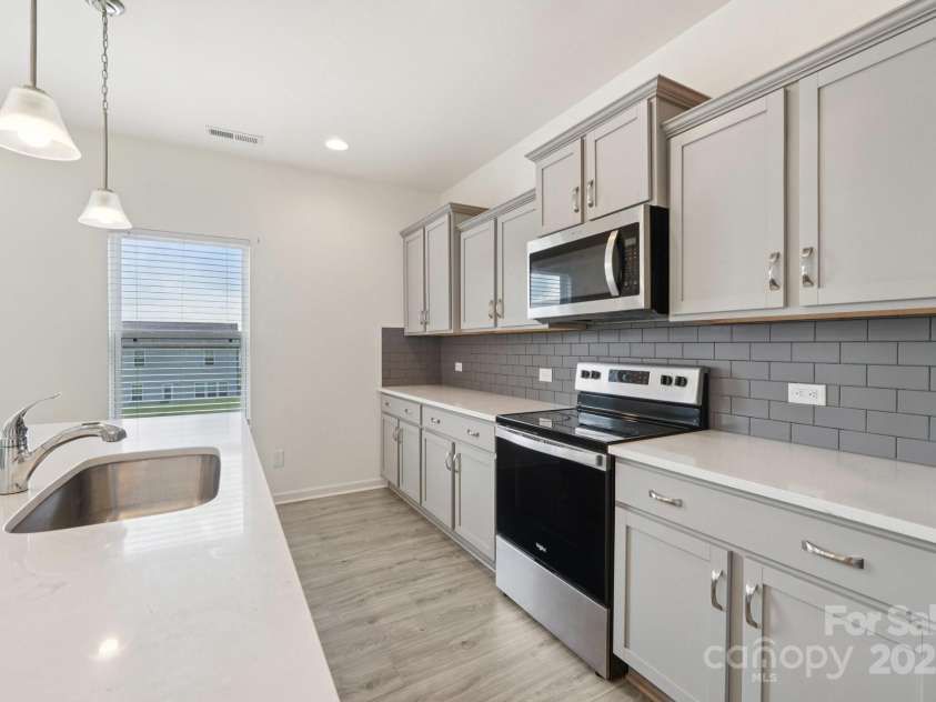 120 Mooring Drive, Statesville, NC 28677.  MLS# CAR4263806, YatesRealty ID 26116. 