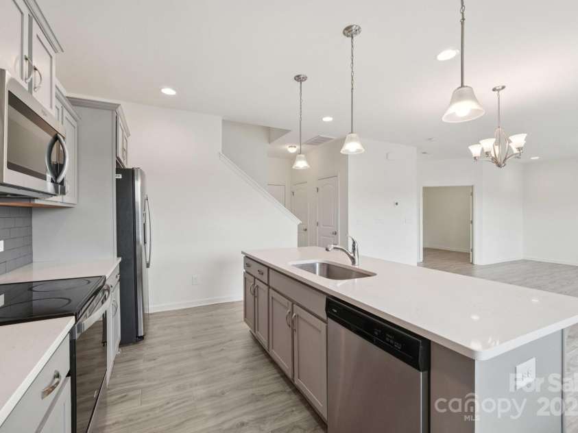 120 Mooring Drive, Statesville, NC 28677.  MLS# CAR4263806, YatesRealty ID 26116. 