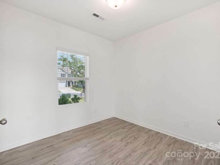 120 Mooring Drive, Statesville, NC 28677.  MLS# CAR4263806, YatesRealty ID 26116. 