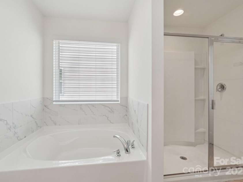 120 Mooring Drive, Statesville, NC 28677.  MLS# CAR4263806, YatesRealty ID 26116. 