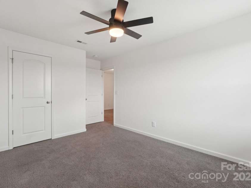 120 Mooring Drive, Statesville, NC 28677.  MLS# CAR4263806, YatesRealty ID 26116. 