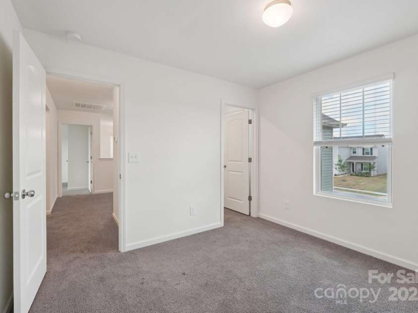 120 Mooring Drive, Statesville, NC 28677.  MLS# CAR4263806, YatesRealty ID 26116. 