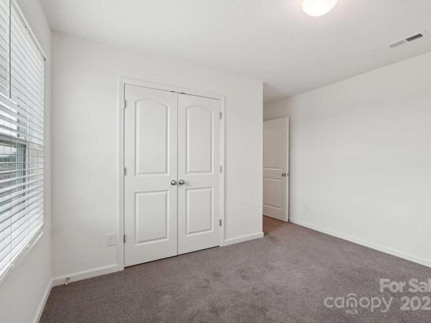 120 Mooring Drive, Statesville, NC 28677.  MLS# CAR4263806, YatesRealty ID 26116. 