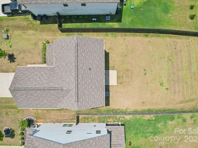 120 Mooring Drive, Statesville, NC 28677.  MLS# CAR4263806, YatesRealty ID 26116. 