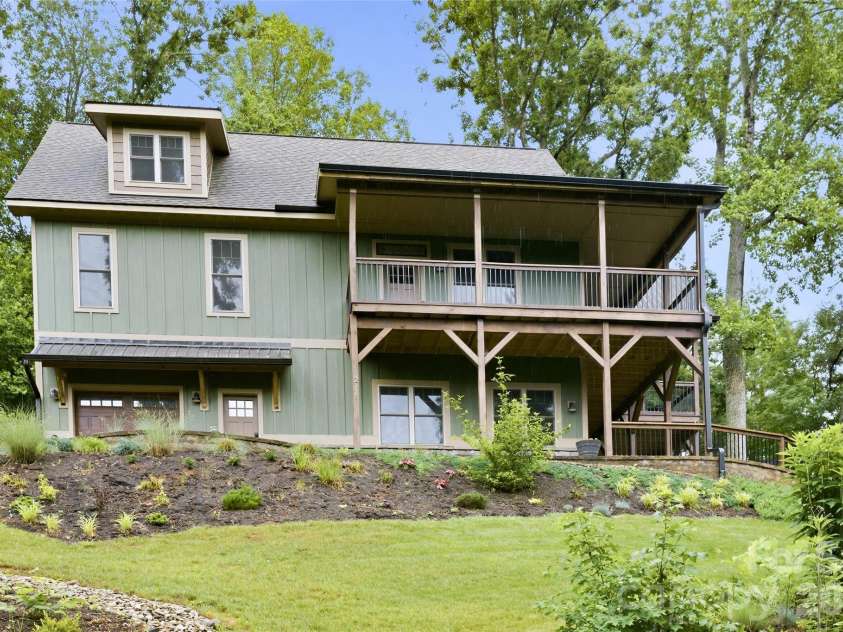 211 Wimbledon Court, Leicester, NC 28748.  MLS# CAR4383171, YatesRealty ID 26117. 