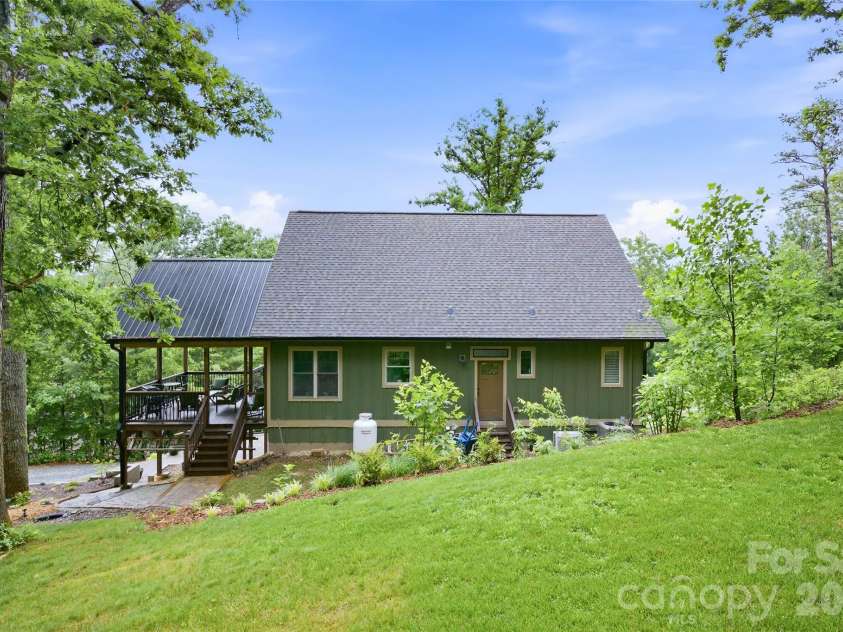 211 Wimbledon Court, Leicester, NC 28748.  MLS# CAR4383171, YatesRealty ID 26117. 