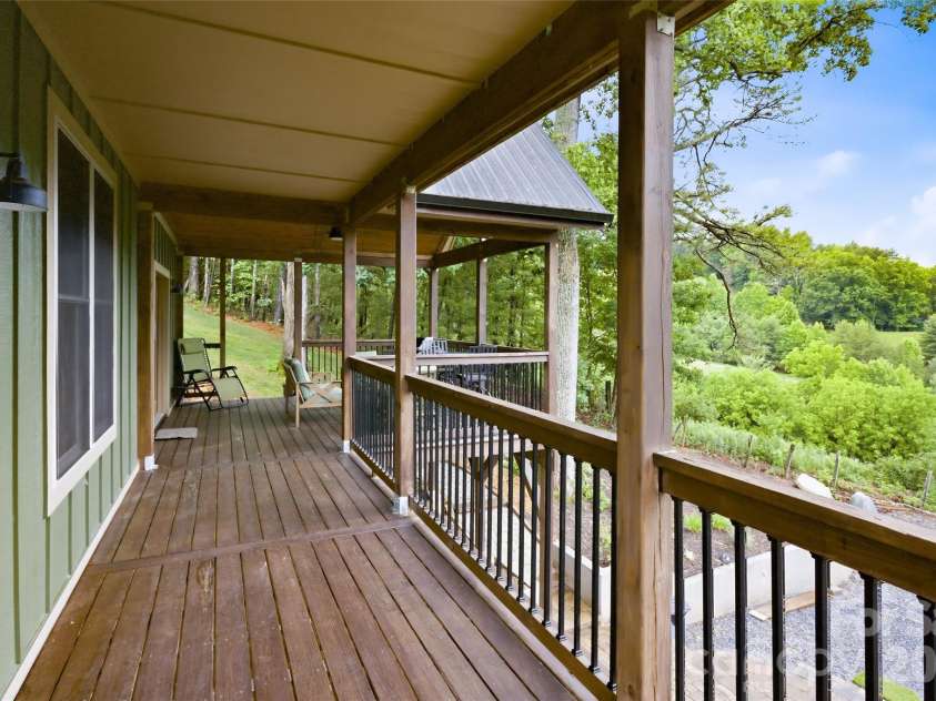 211 Wimbledon Court, Leicester, NC 28748.  MLS# CAR4383171, YatesRealty ID 26117. 