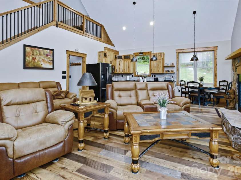 211 Wimbledon Court, Leicester, NC 28748.  MLS# CAR4383171, YatesRealty ID 26117. 