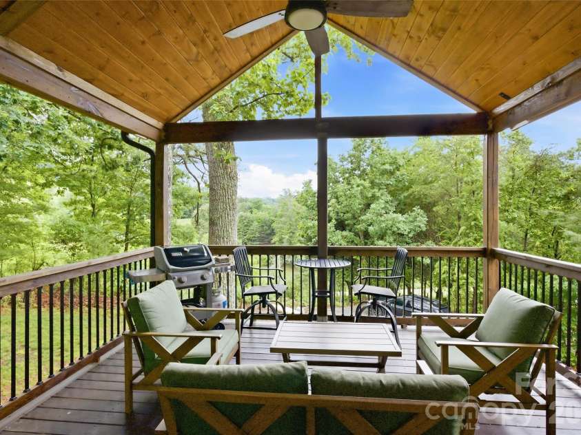 211 Wimbledon Court, Leicester, NC 28748.  MLS# CAR4383171, YatesRealty ID 26117. 