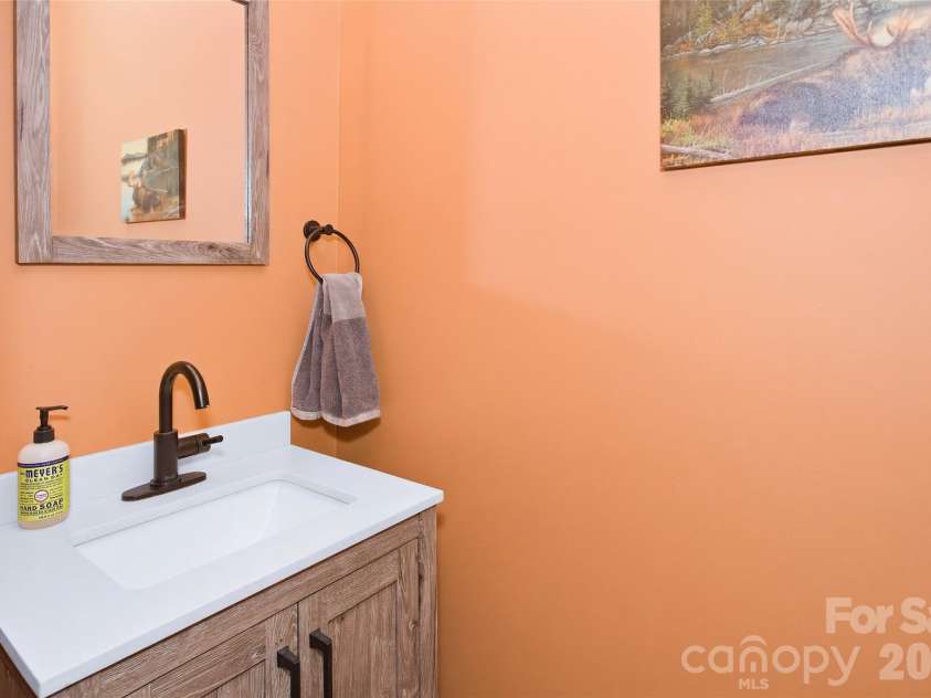 211 Wimbledon Court, Leicester, NC 28748.  MLS# CAR4383171, YatesRealty ID 26117. 