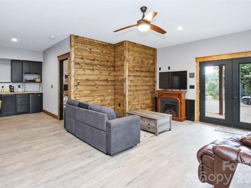 211 Wimbledon Court, Leicester, NC 28748.  MLS# CAR4383171, YatesRealty ID 26117. 