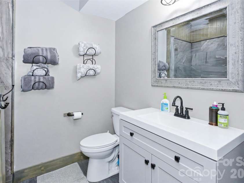 211 Wimbledon Court, Leicester, NC 28748.  MLS# CAR4383171, YatesRealty ID 26117. 
