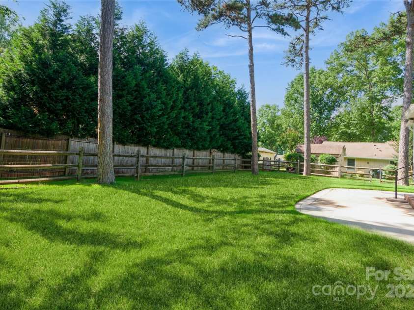 104 Gallarie Place, Salisbury, NC 28144.  MLS# CAR4256329, YatesRealty ID 26118. 