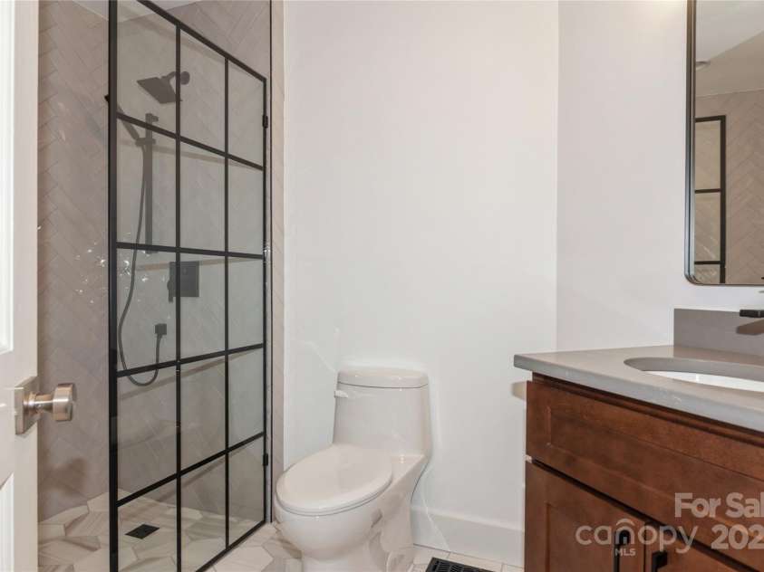 104 Gallarie Place, Salisbury, NC 28144.  MLS# CAR4256329, YatesRealty ID 26118. 