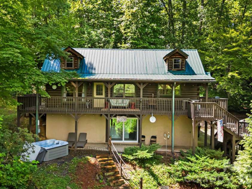 898 Morgan Hill Road, Black Mountain, NC 28711.  MLS# CAR4363235, YatesRealty ID 26118. 