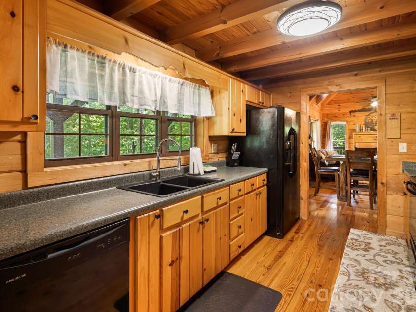898 Morgan Hill Road, Black Mountain, NC 28711.  MLS# CAR4363235, YatesRealty ID 26118. 