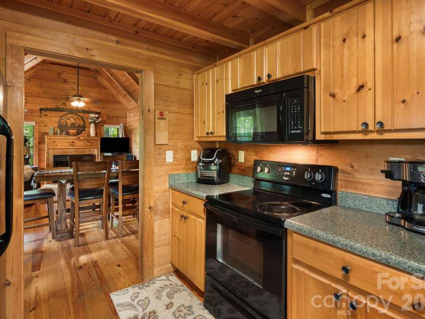 898 Morgan Hill Road, Black Mountain, NC 28711.  MLS# CAR4363235, YatesRealty ID 26118. 