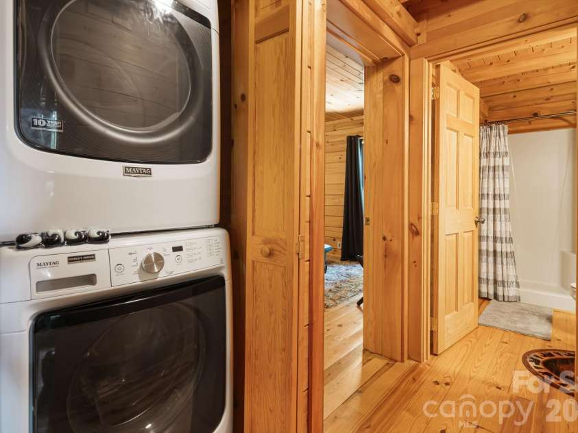 898 Morgan Hill Road, Black Mountain, NC 28711.  MLS# CAR4363235, YatesRealty ID 26118. 