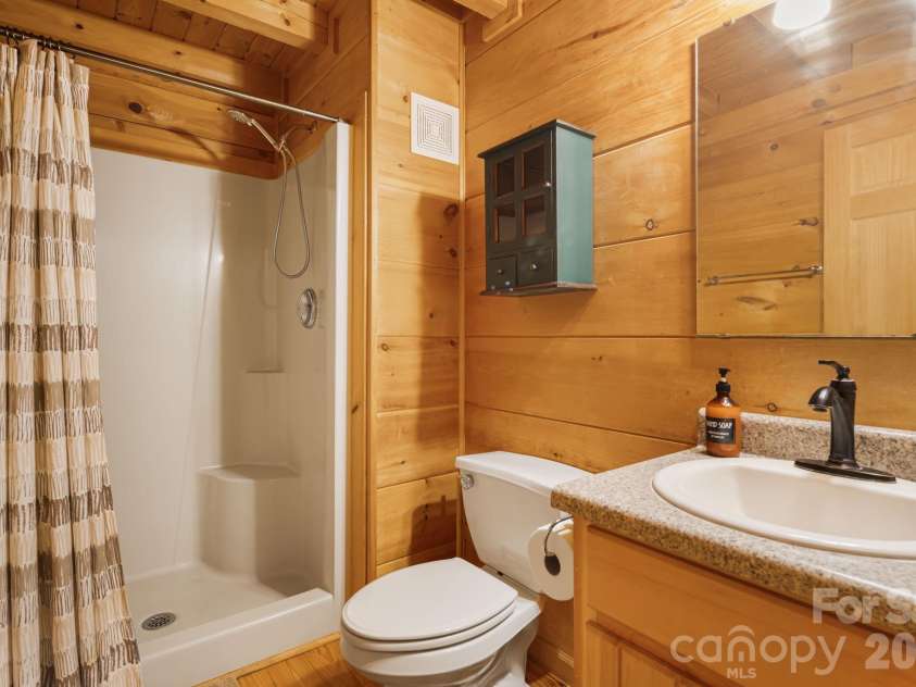 898 Morgan Hill Road, Black Mountain, NC 28711.  MLS# CAR4363235, YatesRealty ID 26118. 