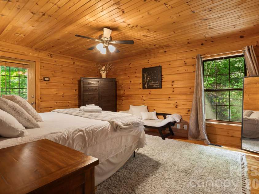 898 Morgan Hill Road, Black Mountain, NC 28711.  MLS# CAR4363235, YatesRealty ID 26118. 