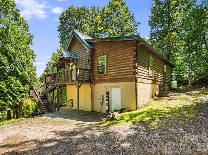 898 Morgan Hill Road, Black Mountain, NC 28711.  MLS# CAR4363235, YatesRealty ID 26118. 