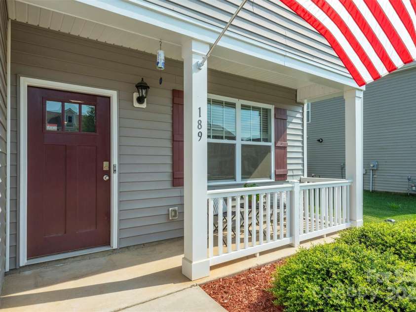 189 Monroe Creek Boulevard, Asheville, NC 28806.  MLS# CAR4275225, YatesRealty ID 26119. 