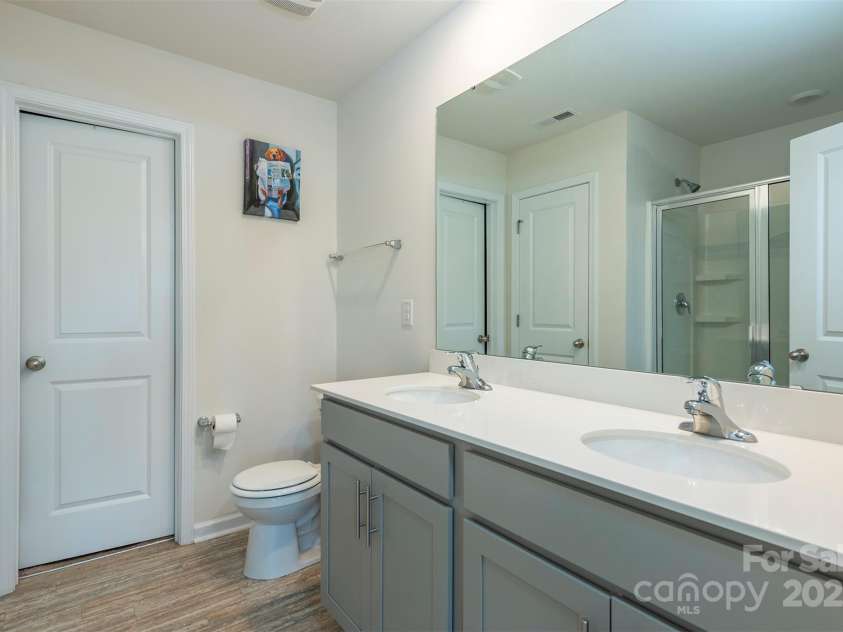 189 Monroe Creek Boulevard, Asheville, NC 28806.  MLS# CAR4275225, YatesRealty ID 26119. 