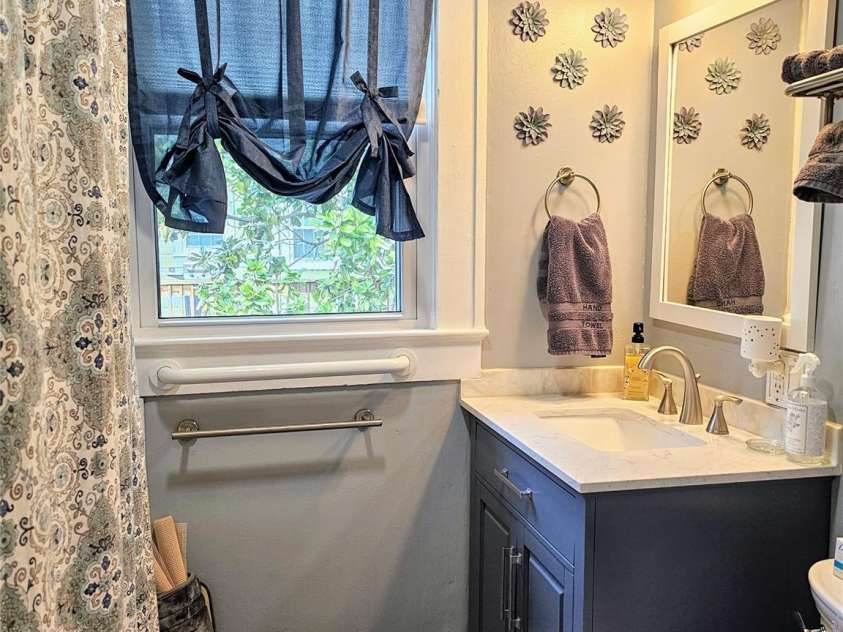 310 Beall Street, Lenoir, NC 28645.  MLS# CAR4230686, YatesRealty ID 2612. 