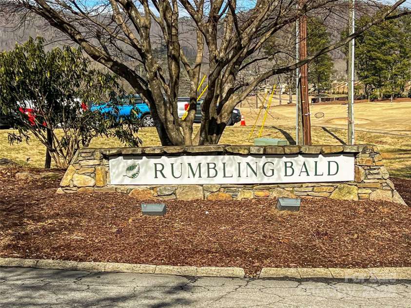 400 Kings Drive, Lake Lure, NC 28746.  MLS# CAR4264882, YatesRealty ID 2612. Bald Mountain Estate is located behind the gates of Rumbling Bald Resort, yet the property is unrestricted. This is a miraculous feature to find on such a special estate property.