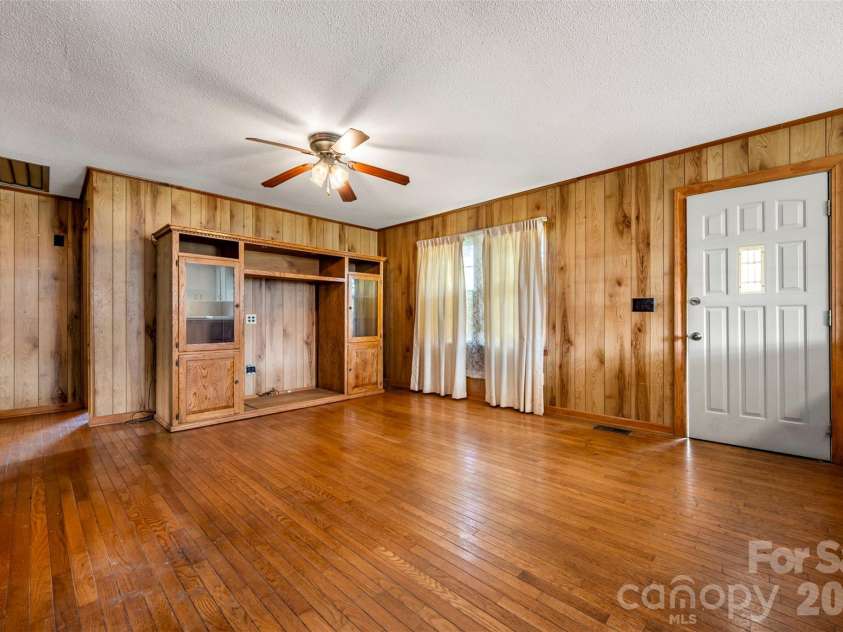 500 Southern Street, Rutherfordton, NC 28139.  MLS# CAR4387187, YatesRealty ID 26120. 