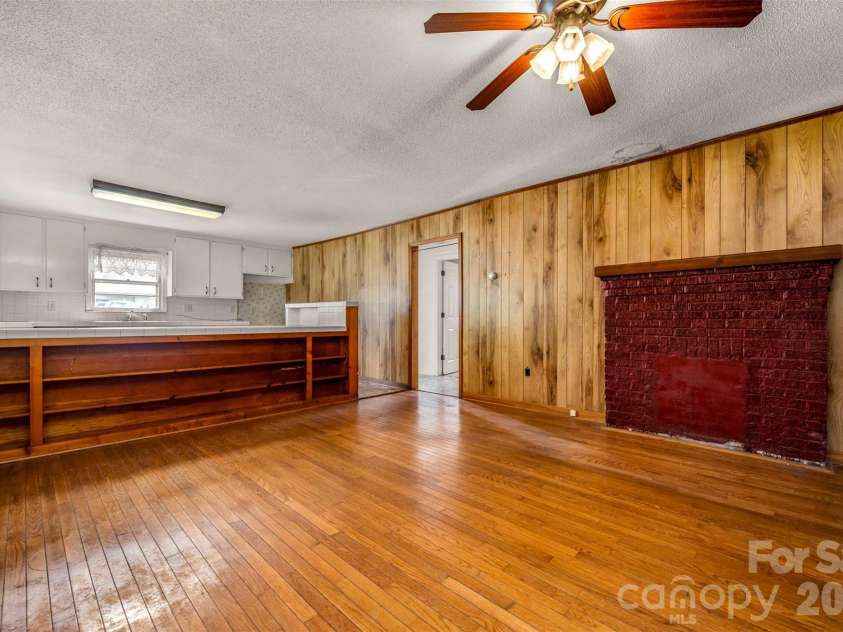 500 Southern Street, Rutherfordton, NC 28139.  MLS# CAR4387187, YatesRealty ID 26120. 