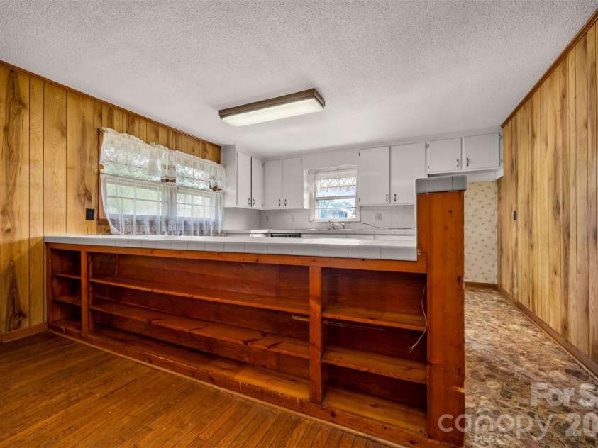 500 Southern Street, Rutherfordton, NC 28139.  MLS# CAR4387187, YatesRealty ID 26120. 