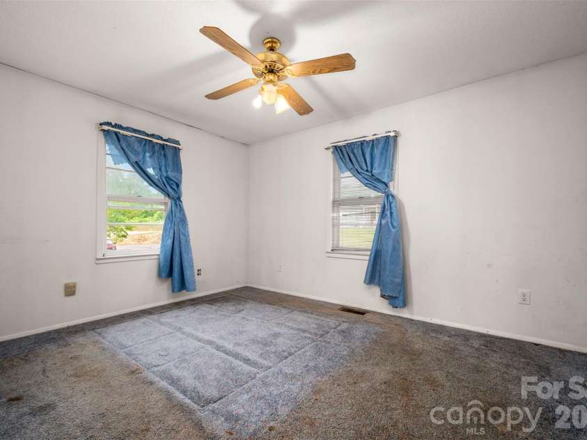 500 Southern Street, Rutherfordton, NC 28139.  MLS# CAR4387187, YatesRealty ID 26120. 