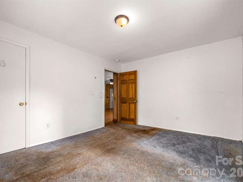 500 Southern Street, Rutherfordton, NC 28139.  MLS# CAR4387187, YatesRealty ID 26120. 