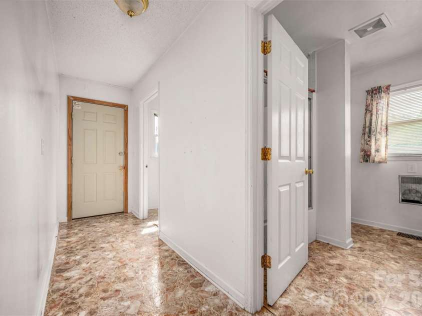 500 Southern Street, Rutherfordton, NC 28139.  MLS# CAR4387187, YatesRealty ID 26120. 
