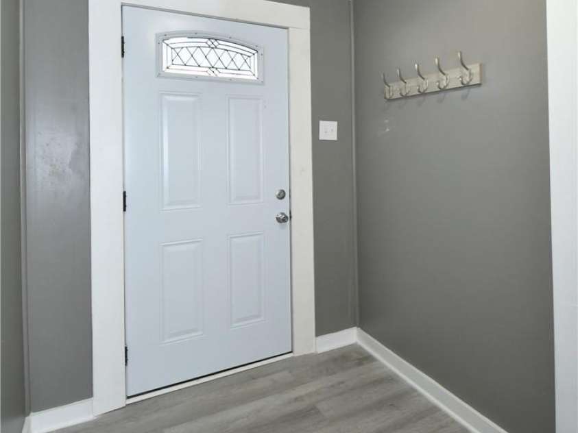 1204 4th Street, Statesville, NC 28677.  MLS# CAR4387569, YatesRealty ID 26121. 