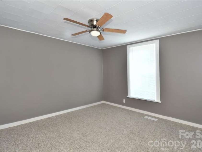 1204 4th Street, Statesville, NC 28677.  MLS# CAR4387569, YatesRealty ID 26121. 
