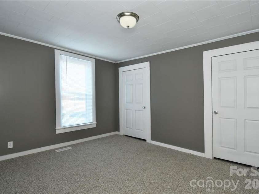 1204 4th Street, Statesville, NC 28677.  MLS# CAR4387569, YatesRealty ID 26121. 