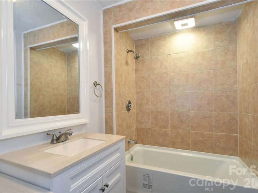 1204 4th Street, Statesville, NC 28677.  MLS# CAR4387569, YatesRealty ID 26121. 