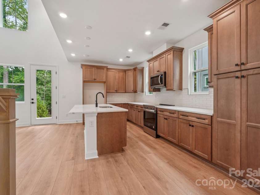 617 Mercury Drive, Tega Cay, SC 29708.  MLS# CAR4279402, YatesRealty ID 26122. Kitchen