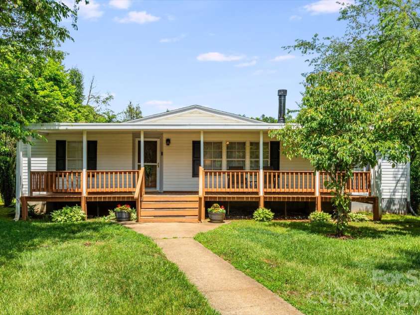 234 White Clover Lane, Weaverville, NC 28787.  MLS# CAR4386852, YatesRealty ID 26123. 
