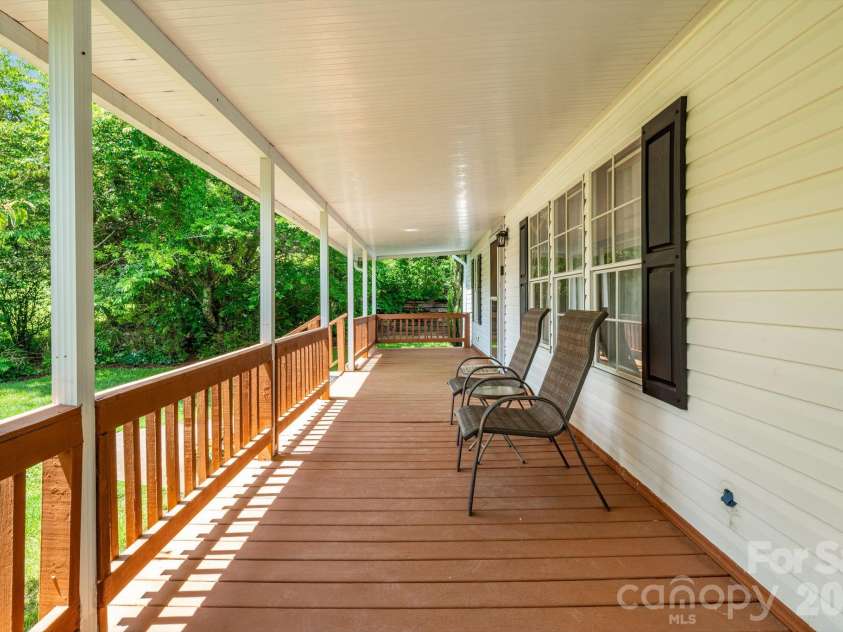 234 White Clover Lane, Weaverville, NC 28787.  MLS# CAR4386852, YatesRealty ID 26123. 