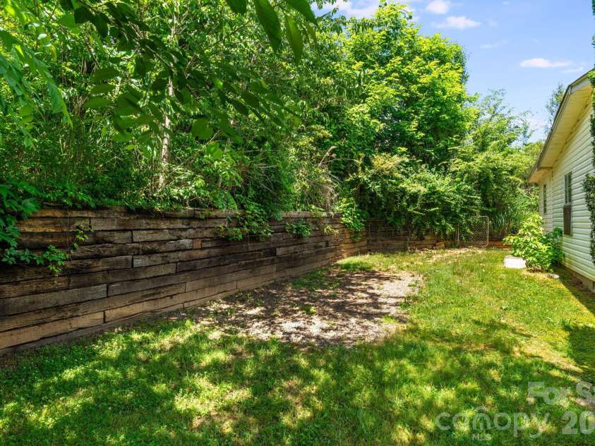 234 White Clover Lane, Weaverville, NC 28787.  MLS# CAR4386852, YatesRealty ID 26123. 