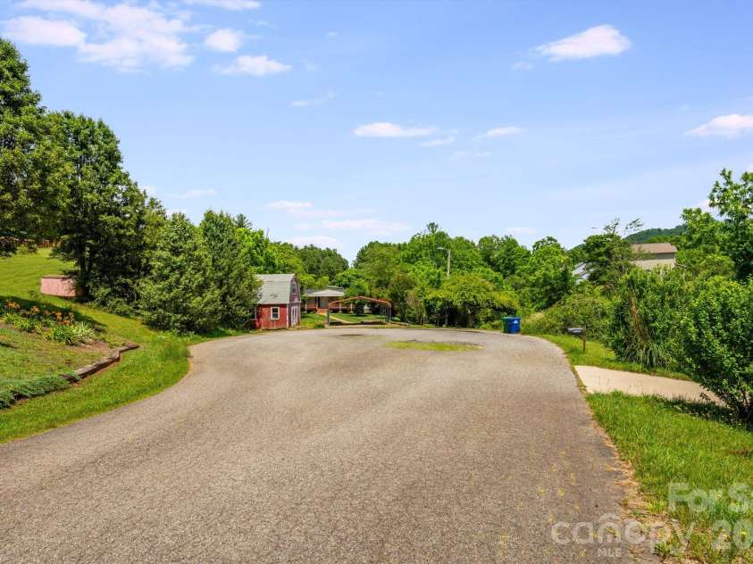 234 White Clover Lane, Weaverville, NC 28787.  MLS# CAR4386852, YatesRealty ID 26123. 