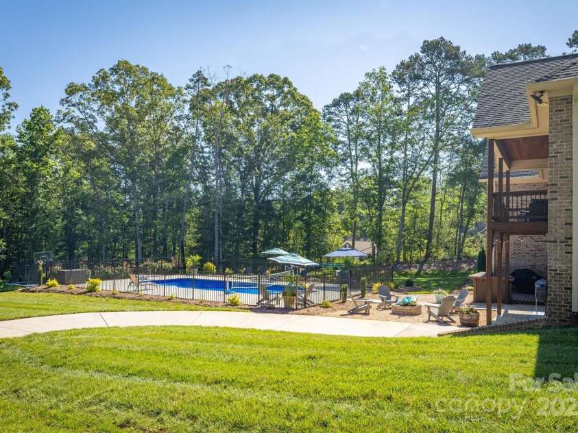 2545 10th Street Court, Hickory, NC 28601.  MLS# CAR4278191, YatesRealty ID 26123. 