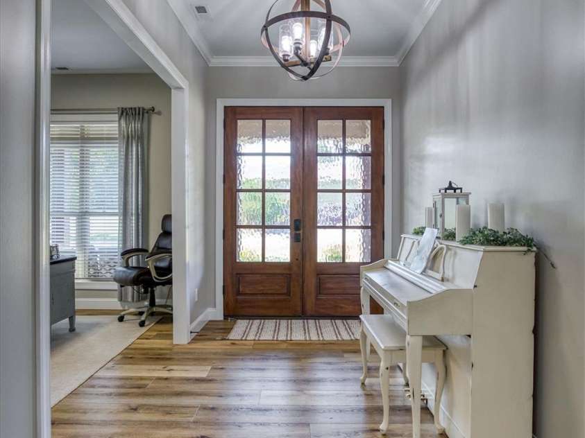 2545 10th Street Court, Hickory, NC 28601.  MLS# CAR4278191, YatesRealty ID 26123. 