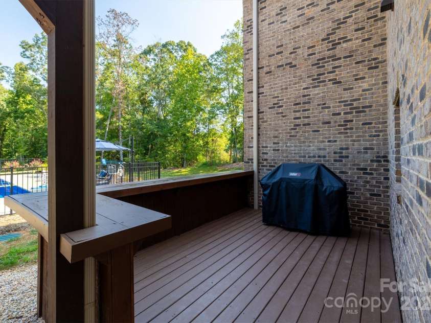 2545 10th Street Court, Hickory, NC 28601.  MLS# CAR4278191, YatesRealty ID 26123. 